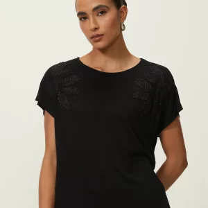 T-SHIRT BORDADO FOLHAGEM OMBROS