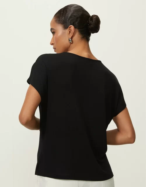 T-SHIRT BORDADO FOLHAGEM OMBROS - Image 2