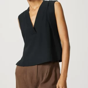 Blusa Reta Decote V - Preto