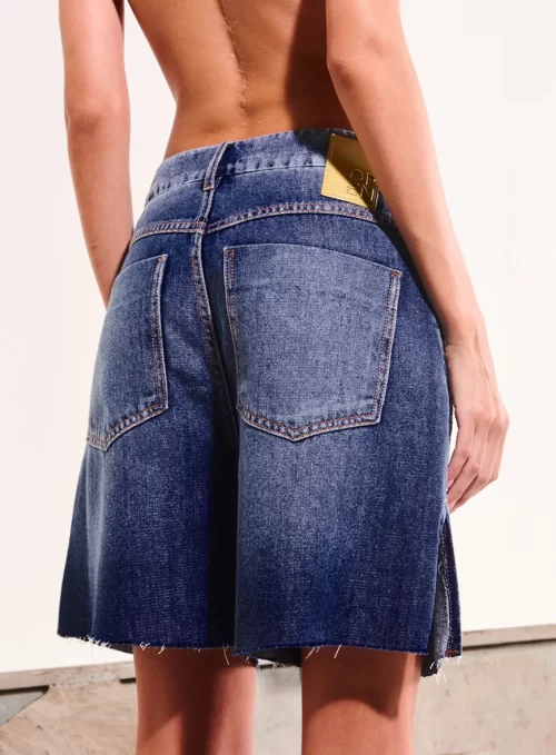 Bermuda Jeans Bianca Com Aplicação - Image 2