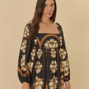 Vestido Curto Estampado Flor Bordada
