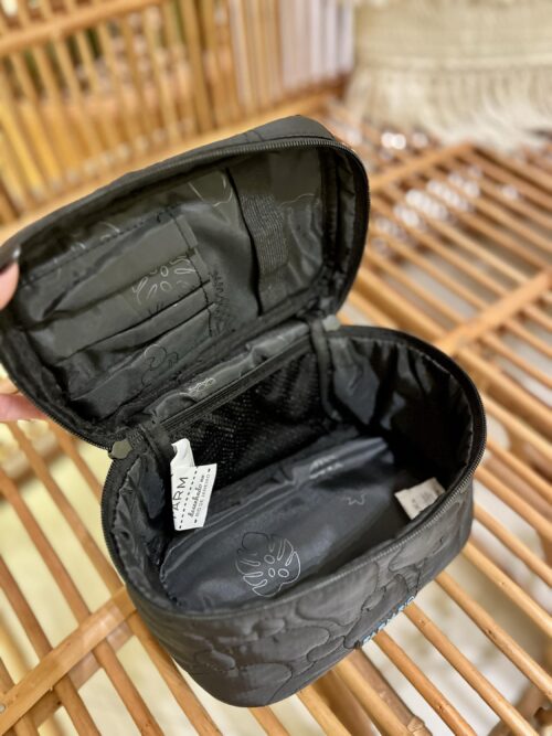 Necessaire Me Leva Farm Lisos Preta - Image 3