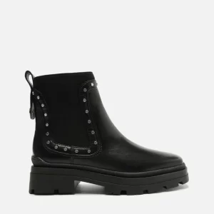 Bota Preta Couro Cano Curto Tratorada Rebites
