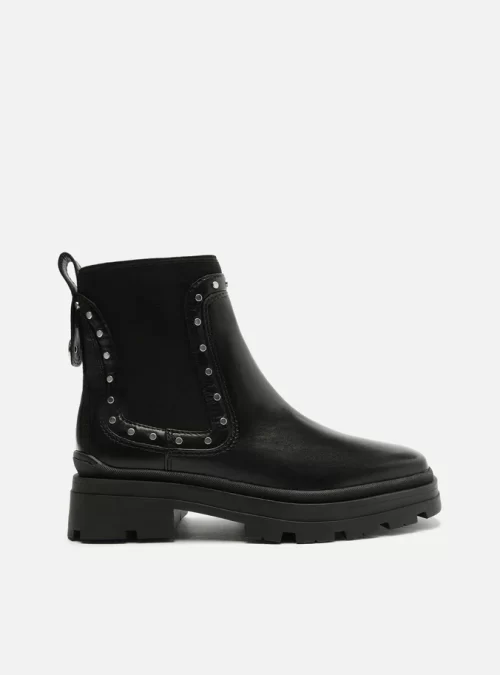 Bota Preta Couro Cano Curto Tratorada Rebites