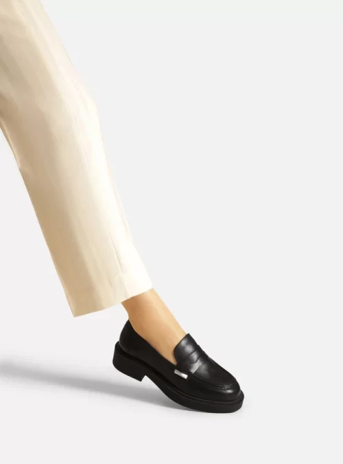 Mocassim Preto Couro Bloco Tira Detalhe