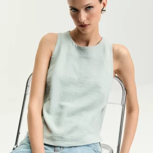 Blusa reta com zíperes