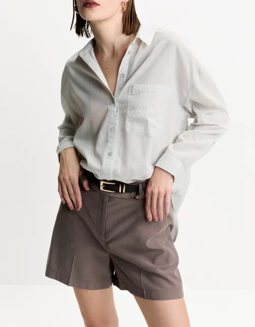 Shorts curto alfaiatado