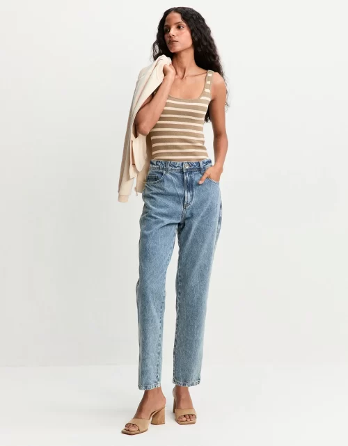 Calça jeans mom pesponto triplo