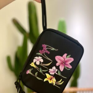 NECESSAIRE FARM XERÔ ROMANCE EM FLOR