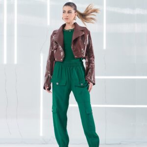 CALÇA COMFY COM BOLSOS E LAPELAS