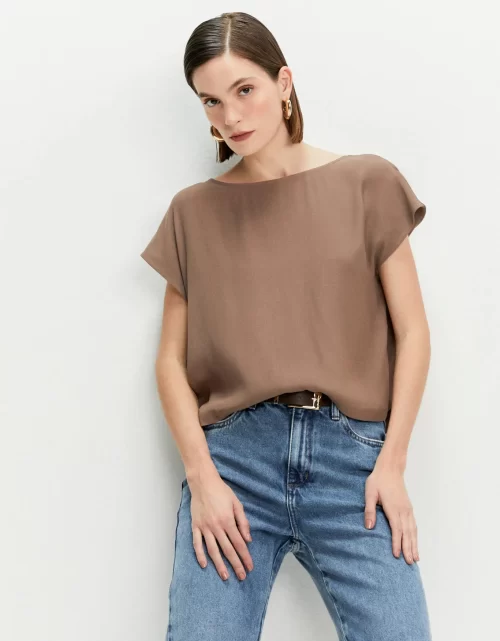 Blusa decote degagê