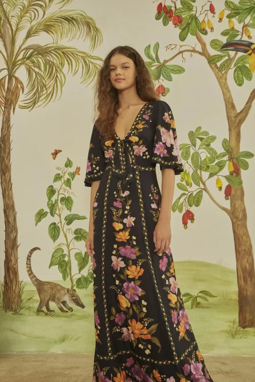 Vestido Longo Estampado Borboleta Em Flor